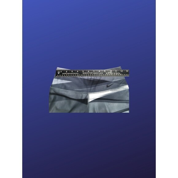 Nike ONE Dri-Fit Women's Mid-Rise Leggings, GRAY/SILVER GEOMETRIC, SizeXS, NWOT - Picture 4 of 9